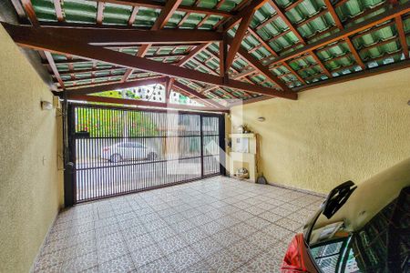 Casa à venda com 200m², 3 quartos e 4 vagas Casa à venda com 200m², 3 quartos e 4 vagasGaragem