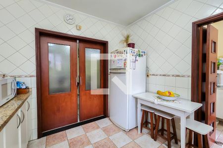 Casa à venda com 200m², 3 quartos e 4 vagas Casa à venda com 200m², 3 quartos e 4 vagasCozinha