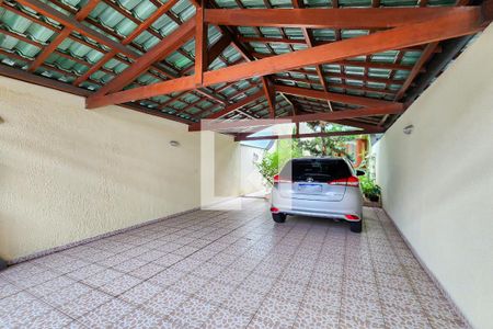 Casa à venda com 200m², 3 quartos e 4 vagas Casa à venda com 200m², 3 quartos e 4 vagasGaragem