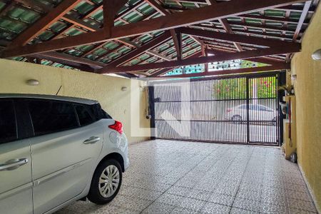 Casa à venda com 200m², 3 quartos e 4 vagas Casa à venda com 200m², 3 quartos e 4 vagasGaragem