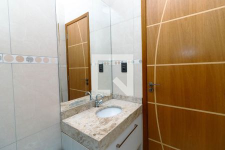 Casa à venda com 169m², 3 quartos e 2 vagasBanheiro