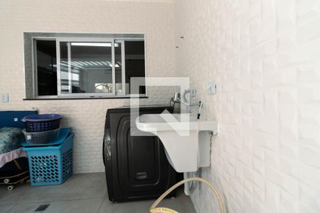 Casa à venda com 169m², 3 quartos e 2 vagasÁrea de Serviço