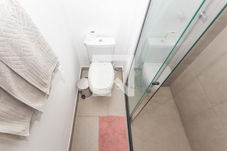 Banheiro de kitnet/studio para alugar com 1 quarto, 22m² em Liberdade, São Paulo