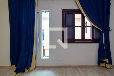 Casa à venda com 243m², 4 quartos e 5 vagasSuíte 2