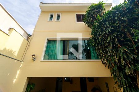 Casa à venda com 243m², 4 quartos e 5 vagasFachada