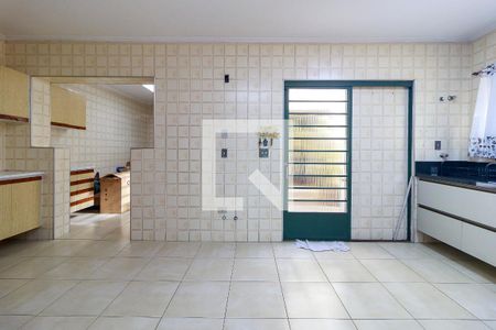 Casa à venda com 243m², 4 quartos e 5 vagasCozinha