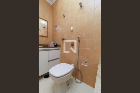 Casa à venda com 243m², 4 quartos e 5 vagasSuíte 1 - Banheiro