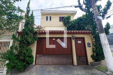 Casa à venda com 243m², 4 quartos e 5 vagasFachada