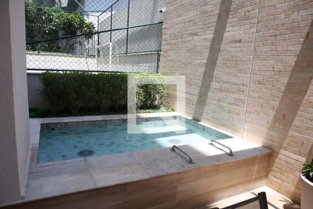 Apartamento à venda com 72m², 2 quartos e 2 vagasÁrea comum - Piscina