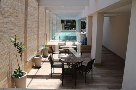 Apartamento à venda com 72m², 2 quartos e 2 vagasÁrea comum - Piscina