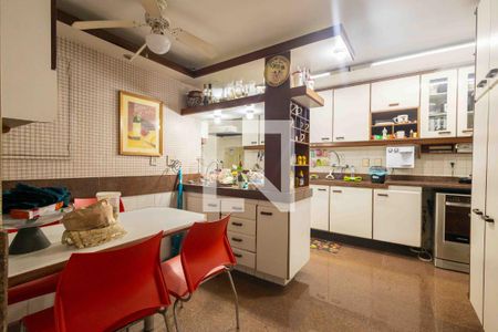 Apartamento à venda com 214m², 4 quartos e 3 vagasCozinha