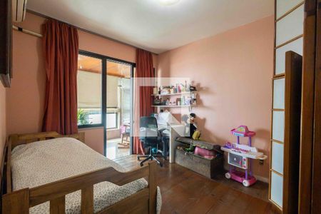 Apartamento à venda com 214m², 4 quartos e 3 vagasQuarto 2