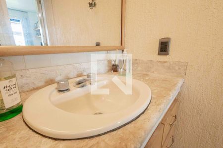 Apartamento à venda com 214m², 4 quartos e 3 vagasBanheiro da Suíte 1