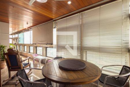 Varanda de apartamento para alugar com 4 quartos, 214m² em Barra da Tijuca, Rio de Janeiro