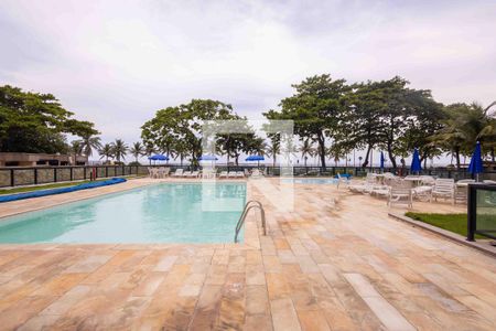 Apartamento à venda com 214m², 4 quartos e 3 vagasÁrea comum - Piscina