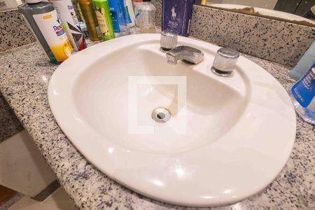 Apartamento à venda com 214m², 4 quartos e 3 vagasBanheiro da Suíte 2