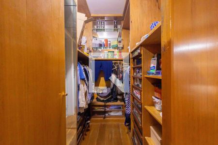 Apartamento à venda com 214m², 4 quartos e 3 vagasCloset da Suíte 2