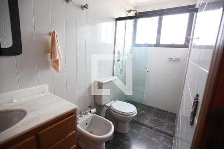 Banheiro da Suíte de apartamento para alugar com 3 quartos, 160m² em Centro, Suzano