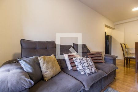 Sala de TV de apartamento para alugar com 2 quartos, 76m² em Jardim Tupanci, Barueri