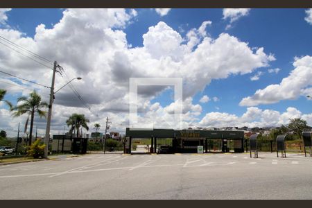 Casa de condomínio para alugar com 124m², 3 quartos e 2 vagasFachada