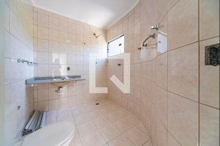 Casa à venda com 170m², 3 quartos e 4 vagasBanheiro do Quarto 1