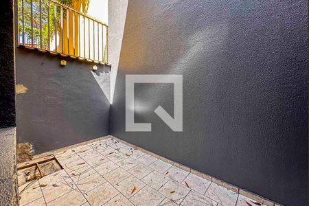 Casa à venda com 170m², 3 quartos e 4 vagasQuintal Fundos