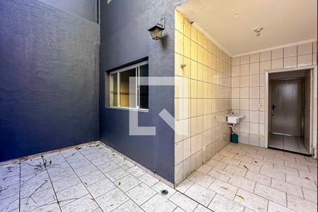 Casa à venda com 170m², 3 quartos e 4 vagasQuintal Fundos