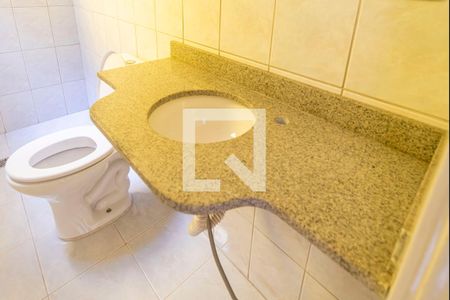 Casa à venda com 170m², 3 quartos e 4 vagasBanheiro Social