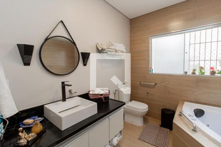 Casa à venda com 368m², 3 quartos e 2 vagasBanheiro social 1