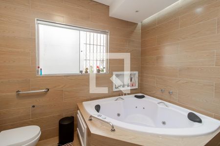 Casa à venda com 368m², 3 quartos e 2 vagasBanheiro social 1