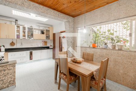 Casa à venda com 368m², 3 quartos e 2 vagasCozinha