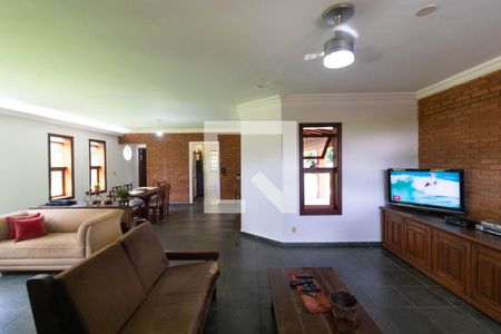 Casa de condomínio à venda com 330m², 3 quartos e sem vagaSalas