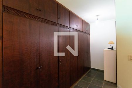 Casa de condomínio à venda com 330m², 3 quartos e sem vagaSuíte