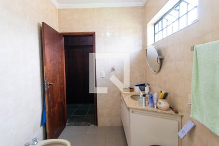 Casa de condomínio à venda com 330m², 3 quartos e sem vagaBanheiro da Suíte