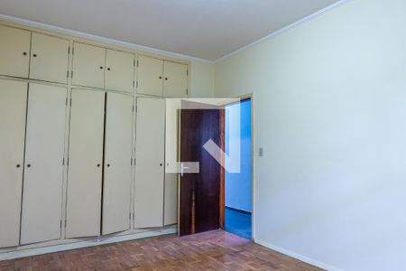 Casa à venda com 180m², 5 quartos e 2 vagas Casa à venda com 180m², 5 quartos e 2 vagasQuarto 2