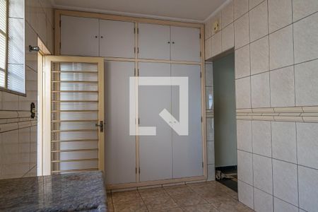 Casa à venda com 180m², 5 quartos e 2 vagas Casa à venda com 180m², 5 quartos e 2 vagasCozinha