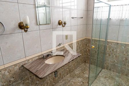 Casa à venda com 180m², 5 quartos e 2 vagas Casa à venda com 180m², 5 quartos e 2 vagasBanheiro