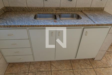 Casa à venda com 180m², 5 quartos e 2 vagas Casa à venda com 180m², 5 quartos e 2 vagasCozinha