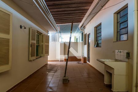 Casa à venda com 180m², 5 quartos e 2 vagas Casa à venda com 180m², 5 quartos e 2 vagasQuintal