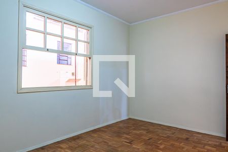 Casa à venda com 180m², 5 quartos e 2 vagas Casa à venda com 180m², 5 quartos e 2 vagasQuarto 1