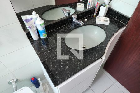 Casa à venda com 120m², 3 quartos e 2 vagasBanheiro 1