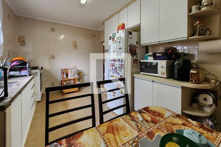 Casa à venda com 120m², 3 quartos e 2 vagasCozinha