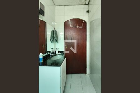 Casa à venda com 120m², 3 quartos e 2 vagasBanheiro 1