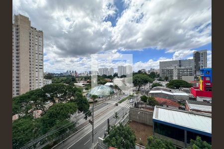 Vista de apartamento à venda com 2 quartos, 37m² em Santo Amaro, São Paulo