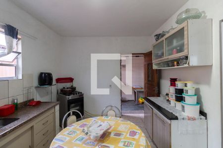 Casa à venda com 250m², 4 quartos e 2 vagas Casa à venda com 250m², 4 quartos e 2 vagasCasa 1 Cozinha