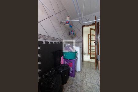 Casa à venda com 250m², 4 quartos e 2 vagas Casa à venda com 250m², 4 quartos e 2 vagasCasa 2 Área de Serviço