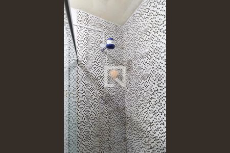 Casa à venda com 250m², 4 quartos e 2 vagas Casa à venda com 250m², 4 quartos e 2 vagasCasa 1 Banheiro