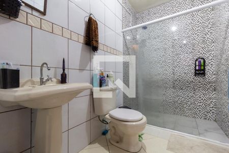 Casa à venda com 250m², 4 quartos e 2 vagas Casa à venda com 250m², 4 quartos e 2 vagasCasa 1 Banheiro