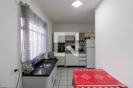 Casa à venda com 250m², 4 quartos e 2 vagas Casa à venda com 250m², 4 quartos e 2 vagasCasa 2 Cozinha