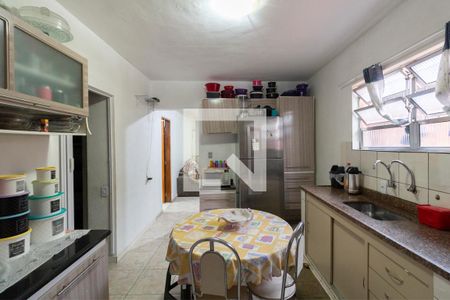 Casa à venda com 250m², 4 quartos e 2 vagas Casa à venda com 250m², 4 quartos e 2 vagasCasa 1 Cozinha